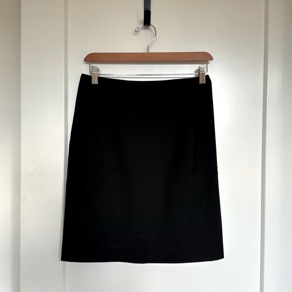 Banana Republic Black knee length skirt